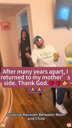 Surprise Reunion Between Mom and Child💖#surprise #mom#daughter#son #love
