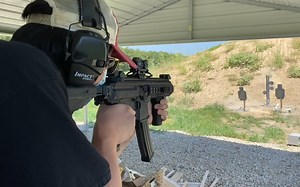 西格绍尔 Sig MPX 全自动冲锋枪靶场射击 + M17 (竞赛版) 防御手枪射击