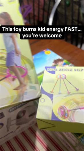 The 3-in-1 Rechargeable Skip Ball lights up, plays music, and gets kids moving fast. Skip, jump, swing-kick—such a fun way to burn energy and stay active without screens. Easy, rechargeable, and kid-approved! ⚡🎶🟢 #SkipBall #KidsToys #ActiveKids #RechargeableToy #OutdoorPlay