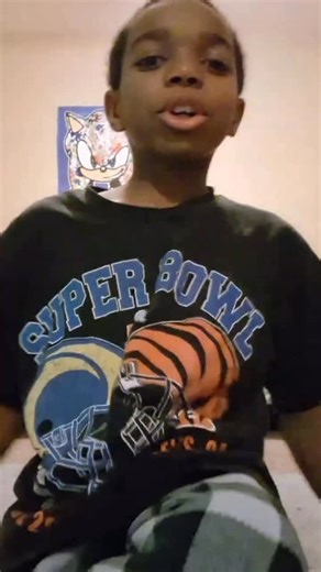 Oliver B on Instagram: "So I was asked how to string a yo-yo!! Here’s a little tutorial I did for everyone with my G-Force from @gentrystein who needs a little help on stringing their yo-yos! Note: if your string doesn’t tighten nice and tight around the bearing you might need a new string! 😁 @katiethompsonyyf let me know if I missed anything!! Hope this helps!! #yoyolife #cencalyoyoclub #doitbecauseyouloveit"