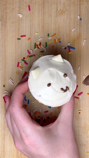 The Purr-fect Cakey Cupcake! | GABBY'S DOLLHOUSE