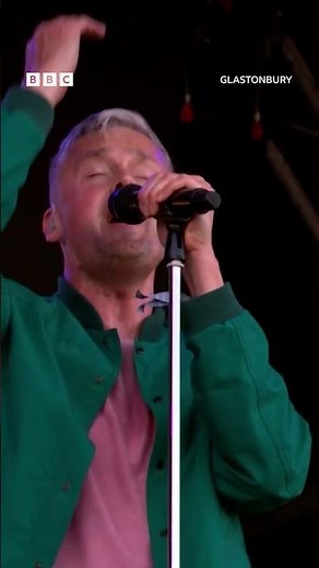 An amazing performance of Everybody's Changing by Keane on the Pyramid stage! #Glastonbury #Keane