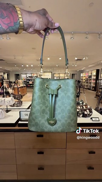 Falling for the season’s must-have bags 🍂✨ New Coach styles made to carry you through autumn in style… 2nd drop #CoachNewArrivals #fyp #coachretailemployee #influencer #CoachOutlet