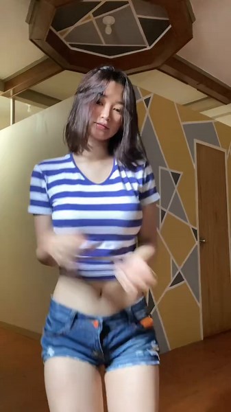 Shake It Dance: Fun Moves and Engaging Choreography