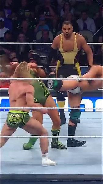 This match was absolutely INSANE! 👏👏👏 | WWE