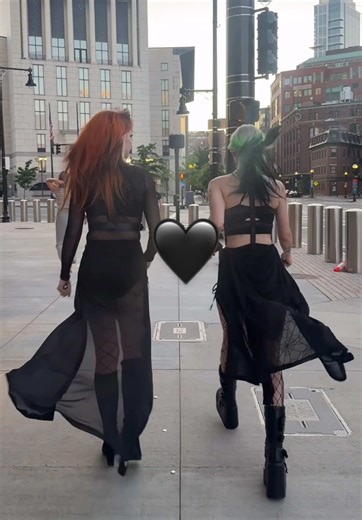 Can’t believe I finally got to see Ghost, with my best friends. It was everything I’ve ever wanted 🖤 | @Real Life Vulpix🔥 📸: @Brendan | #thebandghost #skeletour #killstarclothing