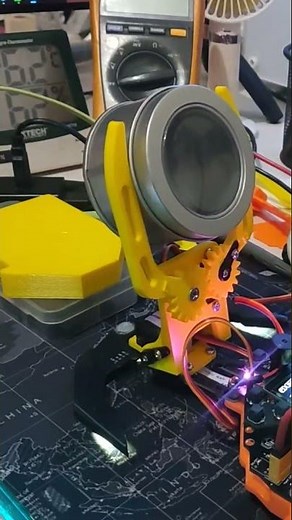 Additional Gripper on ESP32 Line Follower Robot #esp32 #arduinoprogramming #iot