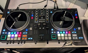 Rane One DJ kontroler