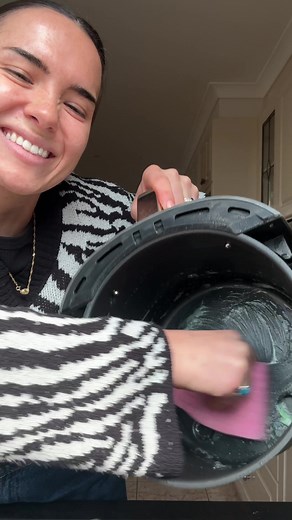 Easy Air Fryer Cleaning Tips with Ninja Airfryer Max