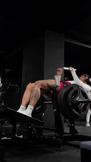 Gymfactory.eu / Z16XX Glute Drive Machine