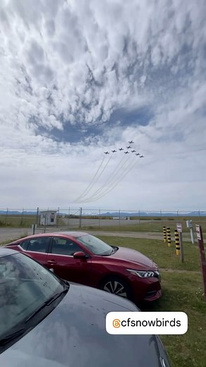 You know spring has arrived when the Snow Birds are out practicing. | Jet Stream Cafe