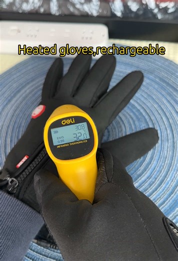 USB gloves!They warm your hands and let you use your cell phone without taking them away! Do your hands freeze in winter?Gloves with USB heating are the solution! #WinterGloves #USBHeating #gloves #warm #tiktokmademebuyit
