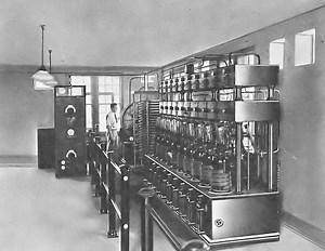 WEAF in New York City makes first-ever broadcast of a radio commercial 100 years ago this hour #OnThisDay #OTD (Aug 28 1922) - RetroNewser