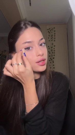 Achieving Frosted Lips with Skincare Tips