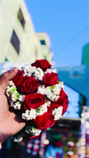 Exquisite Nadir Flowers for Bridal Gajre Styling