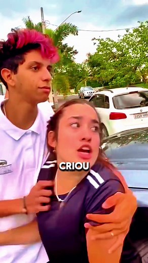 Emilly Vick Surpreende Mãe com Carro Novo