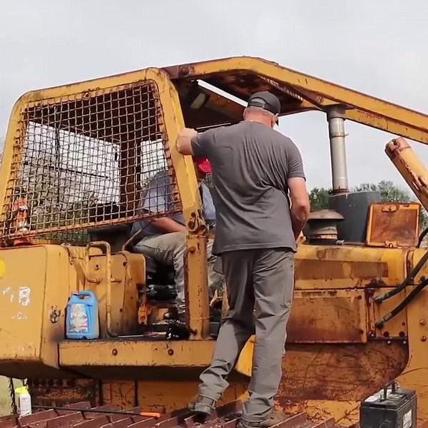 Will a grandpa’s dozer start after sitting for 20 years?