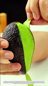 Skin Removal Technique: How the Cut Path Turns an Avocado into a Serving