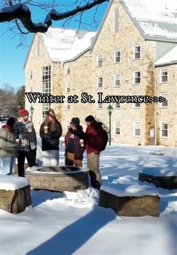 I think it’s SO EASY to fall in love with winter at St. Lawrence University ❤️🤎❄️. #stlawrenceuniversity #stlawrenceu #stlawu