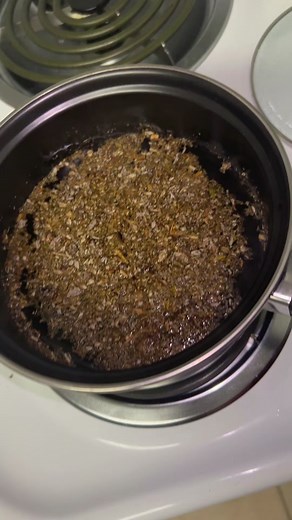 Benefits of Mugwort Tea for Menstrual Health