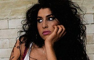 Amy Winehouse: Sus impactantes fotos antes y después de su adicción al alcohol y las drogas | Guioteca.com