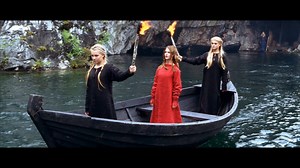 72K views · 310 reactions | Dunkles Fantasykino fürs Wochenende... Sie ist die Auserwählte. Sie ist die Hexe, die den Kampf zwischen Gut und Böse beenden kann... und sie ist eigentlich eine ganz normale Schülerin... Neu im Bloody Movies Channel: Das russische Hochglanz-Fantasy Märchen Kino DARK WORLD - DAS TAL DER HEXENKÖNIGIN 慄‍♀️  >>> https://amzn.to/2UkzXHc | Bloody movies | Facebook