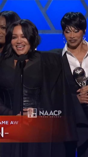Hip-Hop Queens! Congratulations to Salt, Pep & Spin. Boom!💥🎤🫡 @daonlysalt @djspinderella @darealpepa @saltnpepaofficial #NAACPImageAwards #SaltNPepa #DJSpinderella #HipHopLegends | The Source Magazine