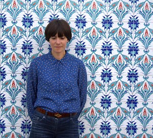 Le Volume Courbe & Terry Hall cover Daniel Johnston's "Mind Contorted" w/ Noel Gallagher (listen)