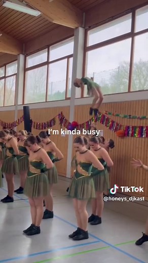 Engaging Dance Moments with Showtanz