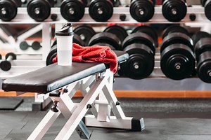 57 ejercicios que puedes realizar usando sólo un banco como equipamiento