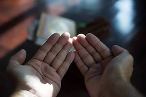 Sholawat Ibrahimiyah, Lengkap dengan Arab, Latin, dan Terjemahan - Sonora.id