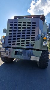 Oshkosh M1070 HET - V Našem muzeu můžete vidět i tenhle americký vojenský těžký nákladní tahač #8x8 #oshkosh #heavytruck #power #offroadtruck #trucklife | Lehar Military Vehicles Museum