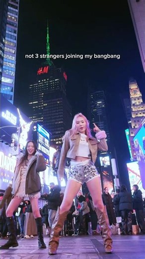 kpop in times square be like #IVE #bangbang #gaeul #kpopinpublic