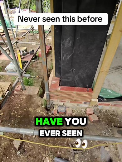 Brickwork Technique Revealed: Unique Bricklaying Detail