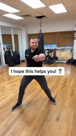 ‼️ Talk about a 2 for 1 ‼️ - This is an awesome neck and shoulder pain fix that plays on mobilizing different muscles of the neck and shoulder to free those bad boys up 🔥 - You might feel popping, cracking, pulling, but don’t worry, that’s all fine! 🤩 - Make sure to take your time with this move and do plenty of deep breathing 😮‍💨 - As always, if this move causes you pain, decrease the range of movement. If pain persists, stop the exercise! 🤗 - From NY and want more customized help? Click t