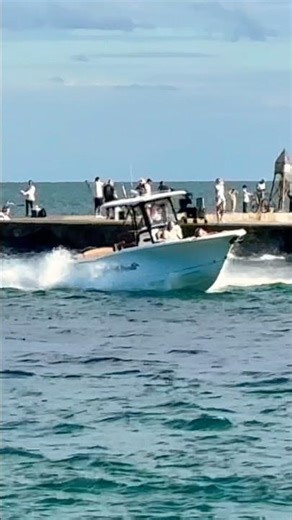 Captain Running Boat Choppy Speed #hauloverinlet #speedboat