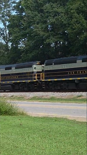 CSX OCS Flying Through Statham, GA #train #railroad #railfan #csx
