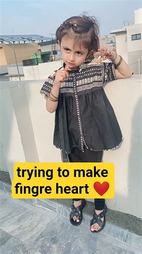 trying to make fingre heart #shortvideo #short #shortsviral
