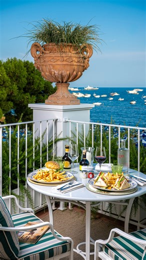 Ristorante Buca di Bacco Positano on Instagram: "The enveloping light, the sea in front and the delicate atmosphere make every occasion at Bacco's a moment of joy and pure enjoyment. Because certain experiences are perfect to live and savour intensely. ✨ . #bucadibacco #bucadibaccopositano #baccos #baccospositano #positano"