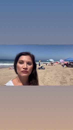 40K views · 396 reactions | Tonight’s Inside Edition has important safety tips for using umbrellas at the beach. | Inside Edition | Facebook