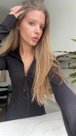 holly hunter (@holly_hunter)’s videos with Illegal - PinkPantheress