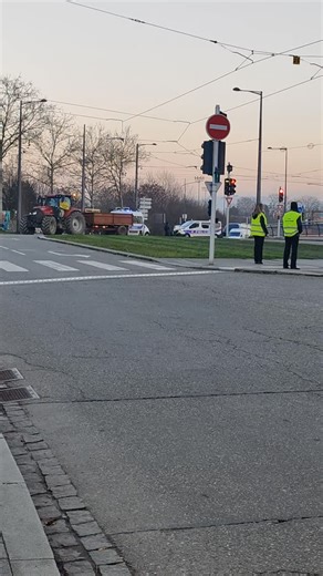 Protest of the French farmers in Strasbourg in front of the European Parliament #farmers #farmersprotest #protest | Radio Romania International
