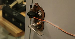 Knock Lock Balks Knock, Uses CapSense Without Shock