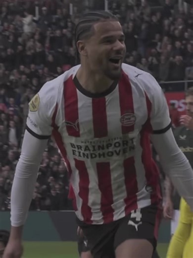 PSV Dominates Feyenoord with 3-0 Victory