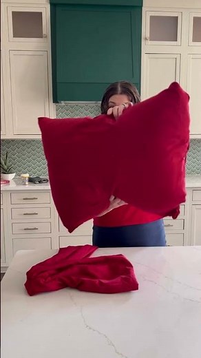 How to make a no sew bow pillow