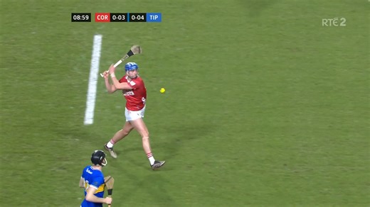 10mins: COR 0-04 TIP 0-04 Healy makes a great catch on the half-way line and turns round to strike. He doesn't even watch it... he just knows. Fitzgibbon gets a score less than a minute later to level things up. 📺@rte2 and @rteplayer 💻 https://l1nq.com/E2KNP | The Sunday Game