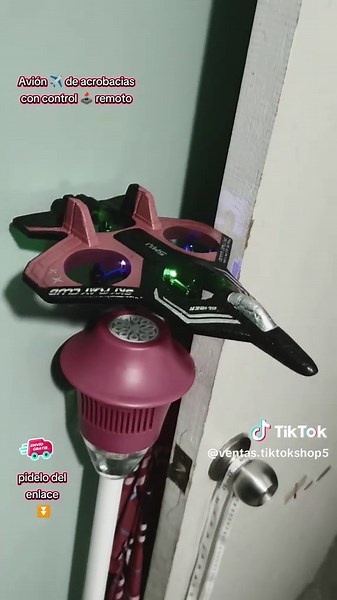 Avión de acrobacias con control remoto para Black Friday