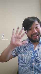 2.4M views · 42K reactions | How to count in base 2 on your fingers: #math | Learning Math with Howie Hua | Facebook