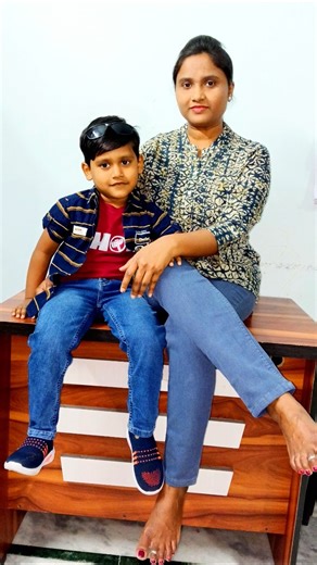 These mother son poses are everything #familylove #cute #trending