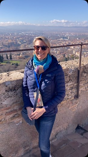 Hello, Granada! Remember my unplanned trip to Tarifa, Spain, and how good it was? Well, things got better… I had left Morocco earlier than planned because I’d done all I wanted to do and seen what I wanted to see. And I had to plan around a job I was expecting, for which I had already booked a place. And so I found myself with three free days and headed to Granada. Two buses and just a few hours from where I was in Gibraltar and I was in a whole other, completely and utterly Spanish world. So I 